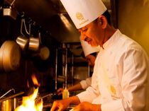 料理長による料理演出