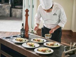 シェフが目の前にいる贅沢な時間