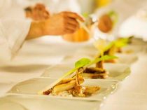 スタッフの総力を挙げておふたりの大切なゲストをおもてなし