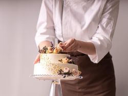 【POINT8】ウェディングケーキはフレッシュからオリジナルデザインまで