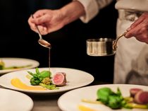 お祝いの日のテーブルを華やかに彩る、味わい豊かな美食の数々