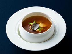 松茸とトリュフのコンソメロワイヤル