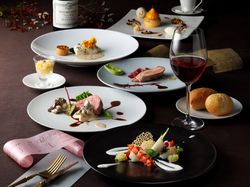 料理口コミ*8年連続エリア第1位獲得★シェフ渾身のフルコースをご紹介♪