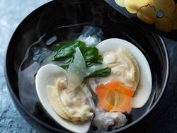 御吸物/伯方の塩を使った磯の香り際立つ 蛤の潮仕立て