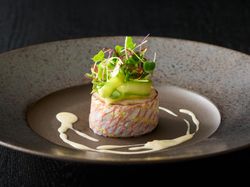 イトヨリと帆立貝のムース 柚子風味のクリームスープ