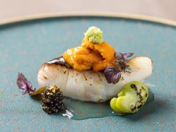 雲丹と白身の炙り 寒鰆の黄金仕立て