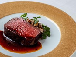 黒毛和牛フィレのロティ 赤ワインと黒胡椒のジュ