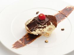 クラシックティラミス ラズベリーと緊迫を添えて