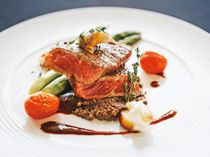 一流ホテルのシェフによるメニューでゲストをおもてなし