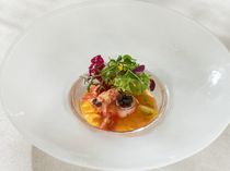 厳選した食材を取り入れた白の教会オリジナルメニュー