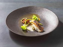 【魚料理】鯛のポワレ 生海苔のソースヴァンブラン