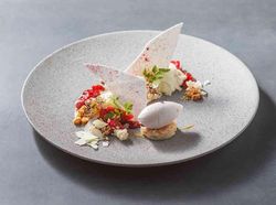 【デザート】豆乳レアチーズとベリーのアシェット