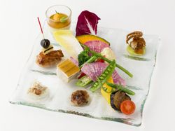 季節の食材を使ったウェルカムオードブル