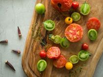 スパイス、薬味など味付けにもこだわり抜いた食材を使用