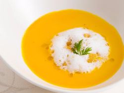 スープ:季節野菜のポタージュ カプチーノ仕立て