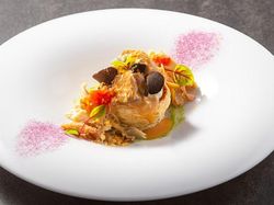 トリュフ香る鴨のコンフィ ヴォローヴァン仕立て