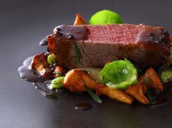 牛フィレ肉のポワレ トリュフのソース