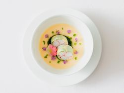 鮮魚のコンソメスープ 紅ズワイ蟹入り茶碗蒸し仕立て