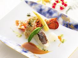 真鯛の西京焼きとオマール海老のシャンパン蒸し