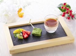 きな粉のムース~抹茶風味のわらび餅を添えて~