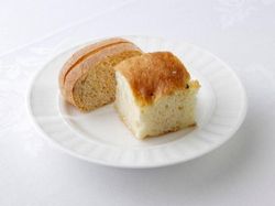 【自家製パン】