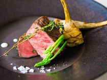 ゲストお一人おひとりへの想いを 一皿ごとに込めた本格フレンチ