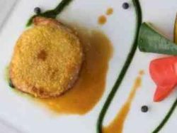 仔牛フィレ肉のロティ ナッツ香るクルート仕立て