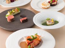 料理メニューを自分流にアレンジ。
フレンチをプリフィックスコースでご提供。