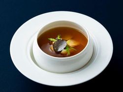 松茸とトリュフのコンソメロワイヤル