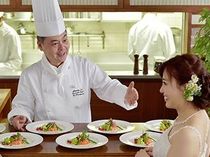 熱いものは熱いまま、冷たいものは冷たいまま、最適な温度とタイミングでゲストのもとにお届け