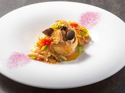 トリュフ香る鴨のコンフィ ヴォローヴァン仕立て