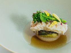 伝助穴子の揚げ出し
季節野菜と共に
伝助穴子