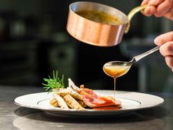 シェフが目の前にいる贅沢な時間