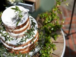 【デザート】ウエディングケーキとマスカルポーネのムース
バニラのジェラート