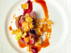 【肉料理】国産牛フィレ肉のソテー
季節野菜とマデラワインソース