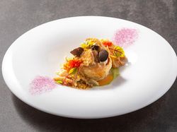 トリュフ香る鴨のコンフィ ヴォローヴァン仕立て