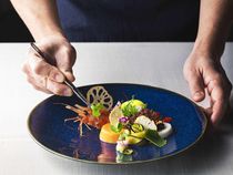 食材にも徹底的にこだわりを。おふたりだけのオートクチュールメニューは世界に一つだけの特別メニュー