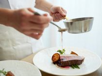 熱いものは熱いまま、冷たいものは冷たいまま、最適な温度とタイミングでゲストのもとにお届け