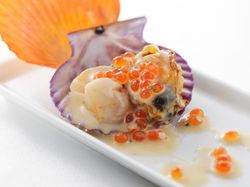 虹色貝とホタテ貝柱のポワレ 雲丹のソース