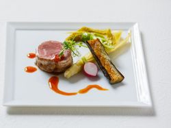 仔牛ロース肉のクレピネット タイム香るジュ