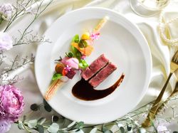 特選牛フィレ肉のロティ
ラファエロのスペシャリテ ペリグーソース