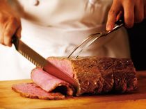 開業時から受け継ぐ伝統の「ローストビーフ」