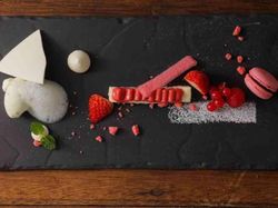 イチゴとバジルをこの一皿で