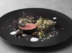 青森NAMIKI牛フィレ肉のポワレ ポルチーニ茸のフランとトリュフのラビゴット マスカルポーネとマデラ酒のソース