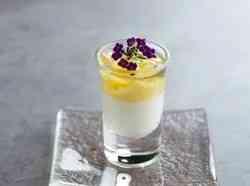 アーモンドのブランマンジェ 白桃のコンポート ベルベンヌのジュレ