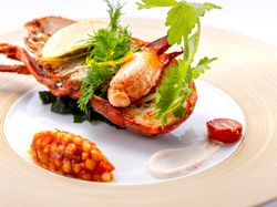 オマール海老のロースト
ポモドーロのフレゴラパスタ ソース・アメリカーヌ