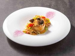 トリュフ香る鴨のコンフィ ヴォローヴァン仕立て