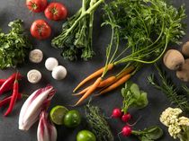 全国の産地に出向き、選び抜いたこだわりの食材