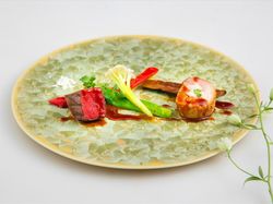 ビアンド・特選牛ヒレ肉とハーブ鶏のパロティーヌ 和風ソース