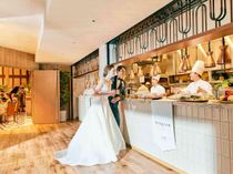 出来立ての料理はオープンキッチンから